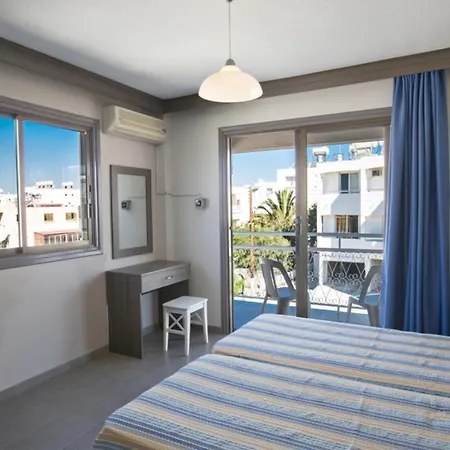How To Rent Your Own Private Luxury Holiday In For Less Than Basic Hotel, 1328