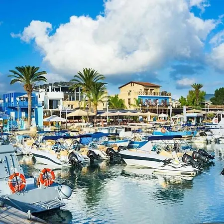 How To Rent Your Own Private Luxury Holiday In For Less Than Basic Hotel, 1328 *