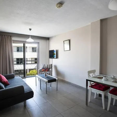 How To Rent Your Own Private Luxury Holiday In For Less Than Basic Hotel, 1328 * Ayía Nápa