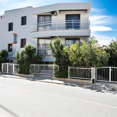 How To Rent Your Own Private Luxury Holiday In For Less Than Basic Hotel, 1328