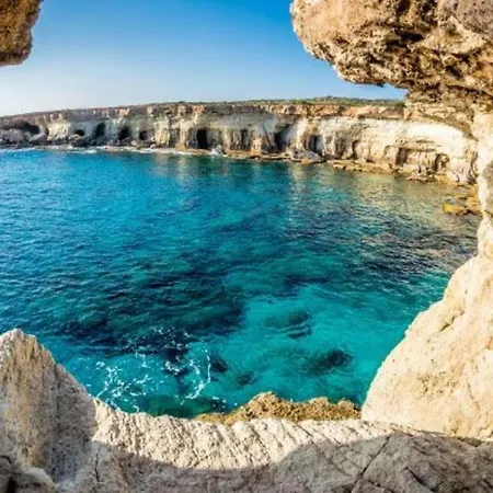 How To Rent Your Own Private Luxury Holiday In For Less Than Basic Hotel, 1328